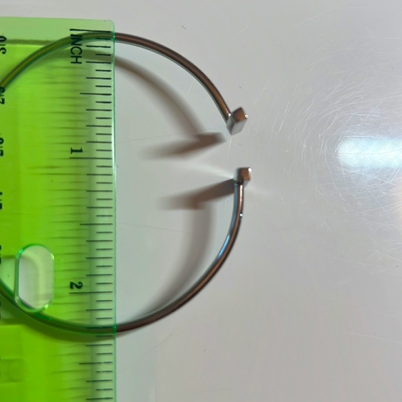 🌟 Trendy Sterling Silver Bangle Bracelet - Picture 4 of 4